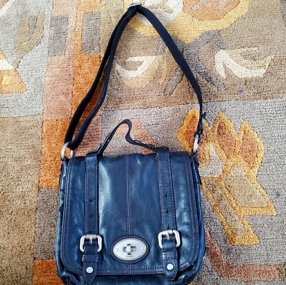 Fossil purse
